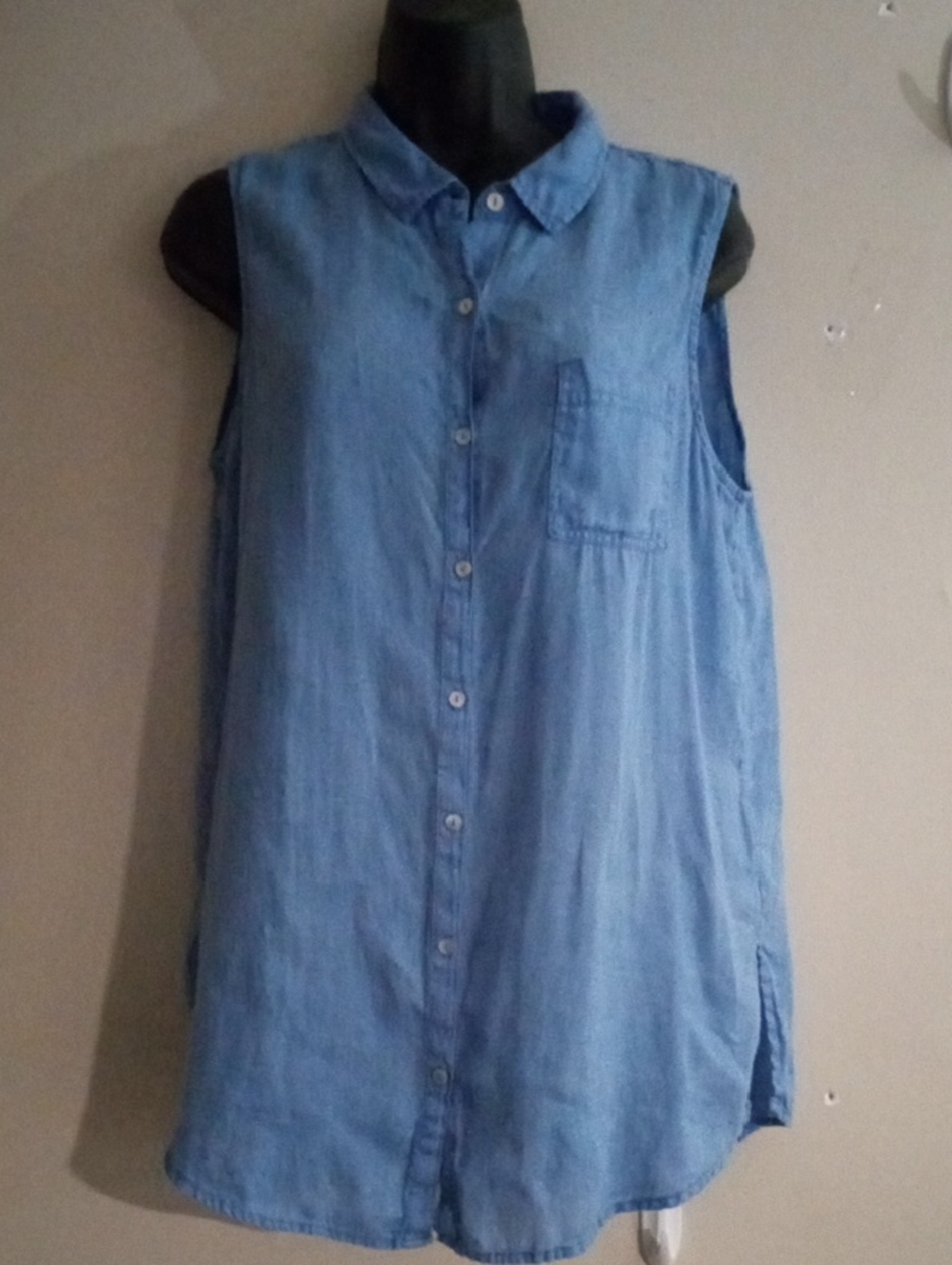 Sigrid Olsen Linen Chambray Sleeveless Button Shirt - Size Large